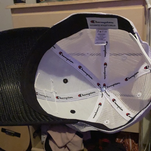 Champion hat - Picture 3 of 3